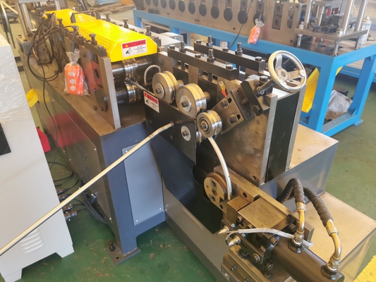 Machine à boucle à baril pour fermeture d'anneau de serrage d'anneau de tambour d'anneau de fermeture