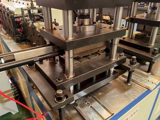 Machine de formage à froid de volets coupe-feu | Ligne de production de volets Triple V et profilés aérodynamiques